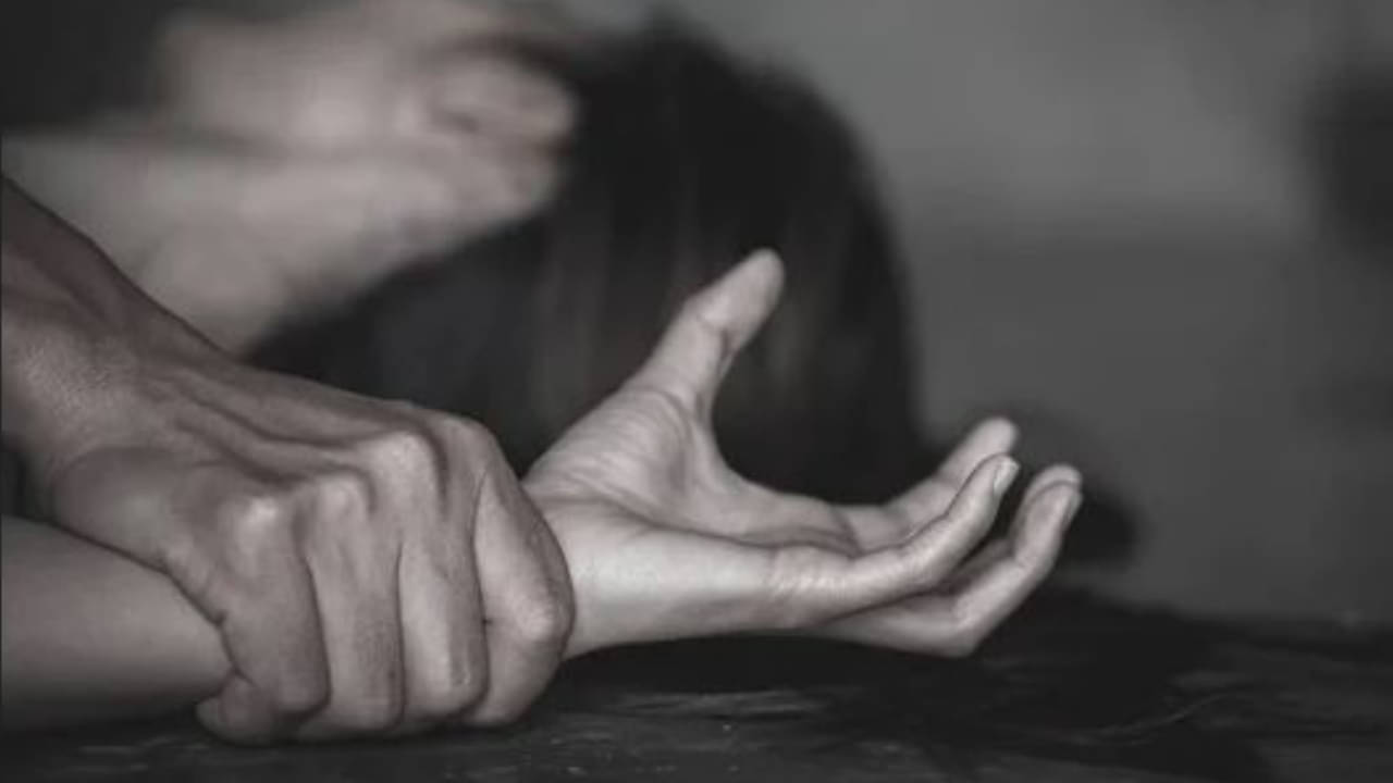 Bengaluru: বন্ধুদের সঙ্গে সেক্স করলেই ডিলিট হবে সব ছবি, গ্রেফতার বেঙ্গালুরুর নাচের শিক্ষক