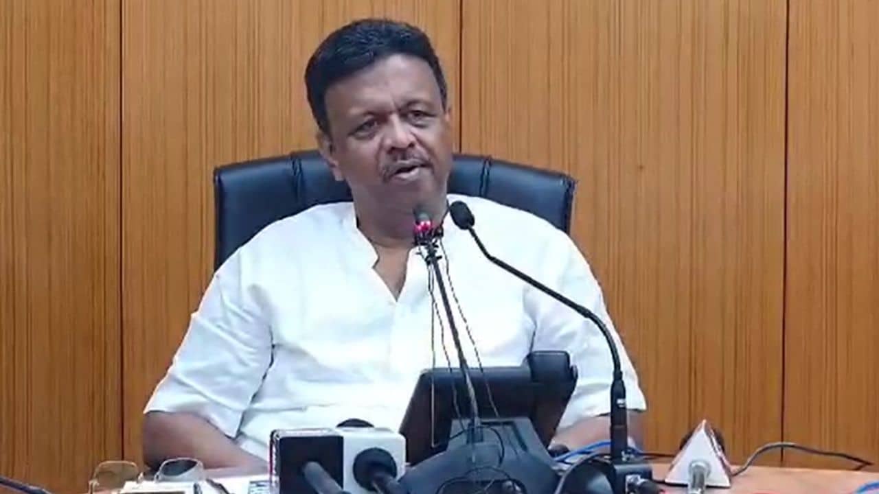 Dengue in Kolkata: গতবারের থেকে অনেকটাই বেড়েছে ডেঙ্গি আক্রান্তের সংখ্য়া, স্বীকার করছেন মেয়র ফিরহাদ