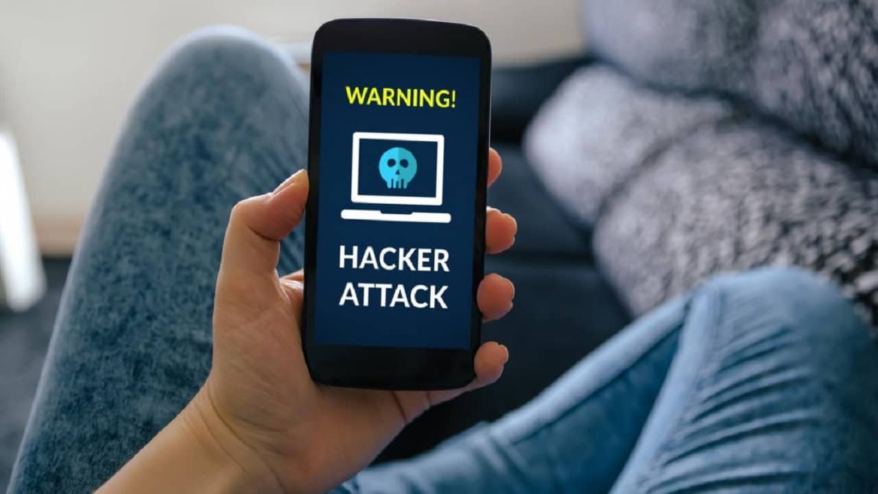 Smartphone Tips: আপনার স্মার্টফোন কেউ হ্যাক করে নেয়নি তো? এই সব সংকেত এলেই সাবধান হোন