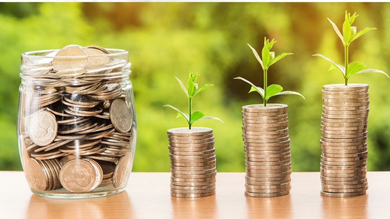 PPF নাকি Fixed Deposit- কোন প্রকল্পে বিনিয়োগ আপনার জন্য সেরা? জেনে নিন PPF নাকি Fixed Deposit- কোন প্রকল্পে বিনিয়োগ আপনার জন্য সেরা? জেনে নিন
