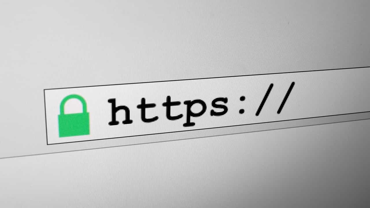 Google-এ কোনও ওয়েবসাইটের URL-এর শুরুতে 'লক' চিহ্ন নিশ্চয়ই দেখেছেন, কেন থাকে জানেন? Google-এ কোনও ওয়েবসাইটের URL-এর শুরুতে 'লক' চিহ্ন নিশ্চয়ই দেখেছেন, কেন থাকে জানেন?