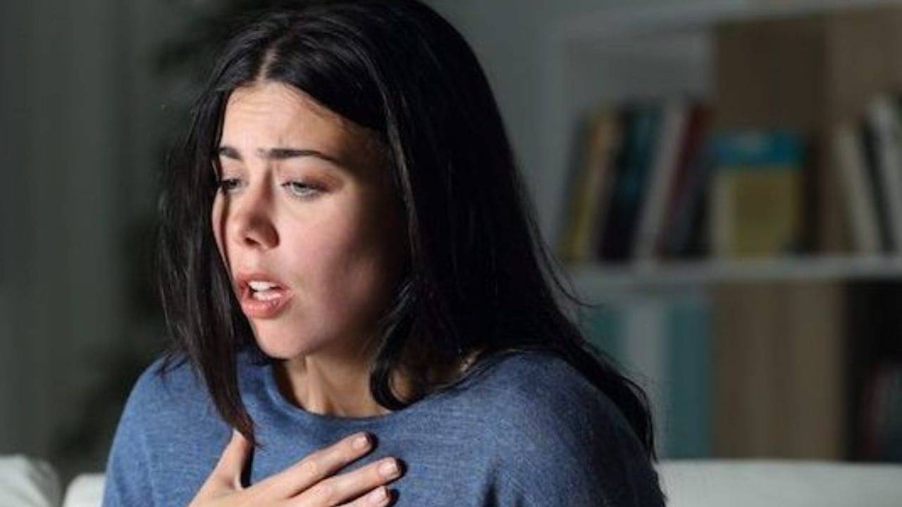 Lung Cancer Symptoms: এই লক্ষণগুলিই বলে দেবে ফুসফুসে ক্যানসার বাসা বাঁধলো কি না