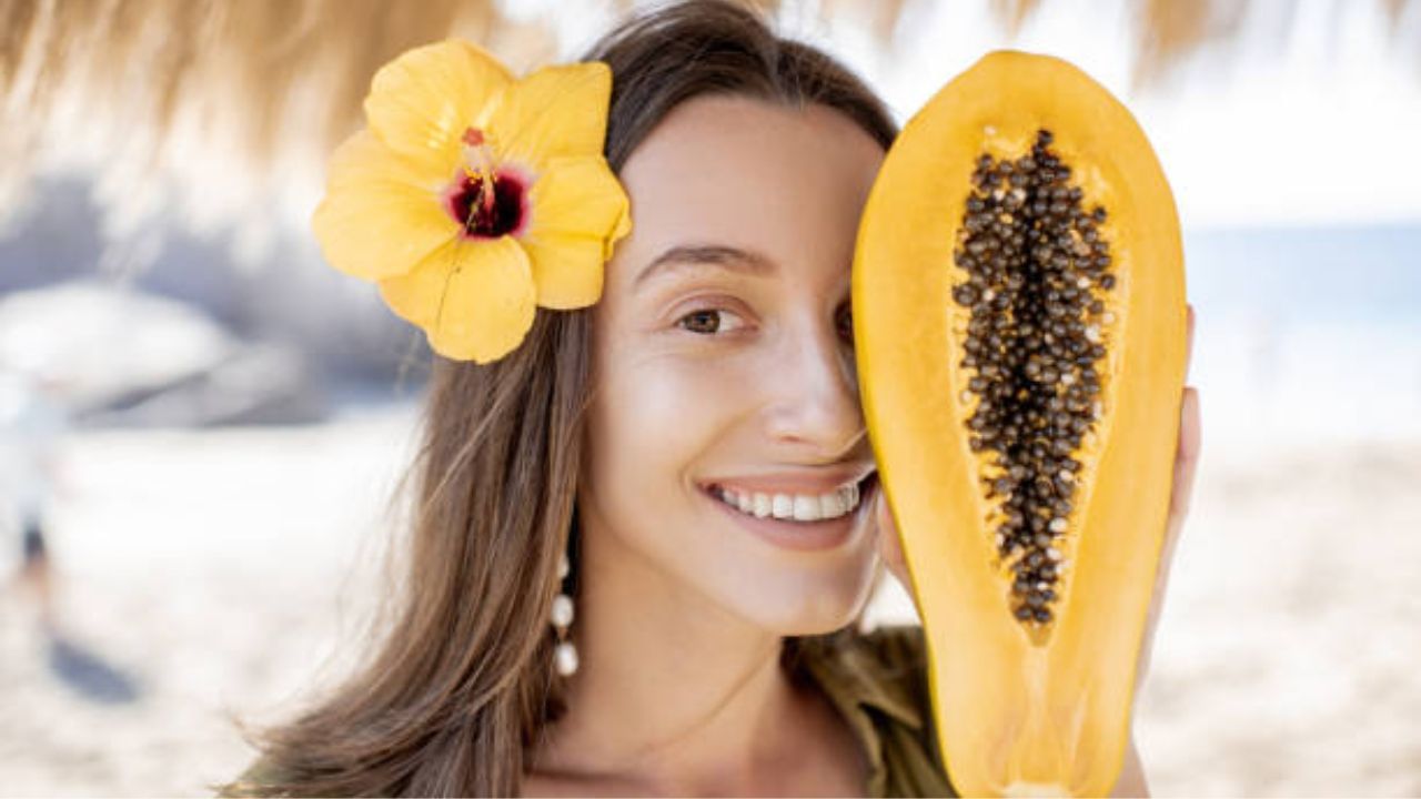 Papaya Face Pack: পুজোর আগে ফেরান ত্বকের জেল্লা, সপ্তাহে ২ বার মুখে মাখুন পাকা পেঁপে