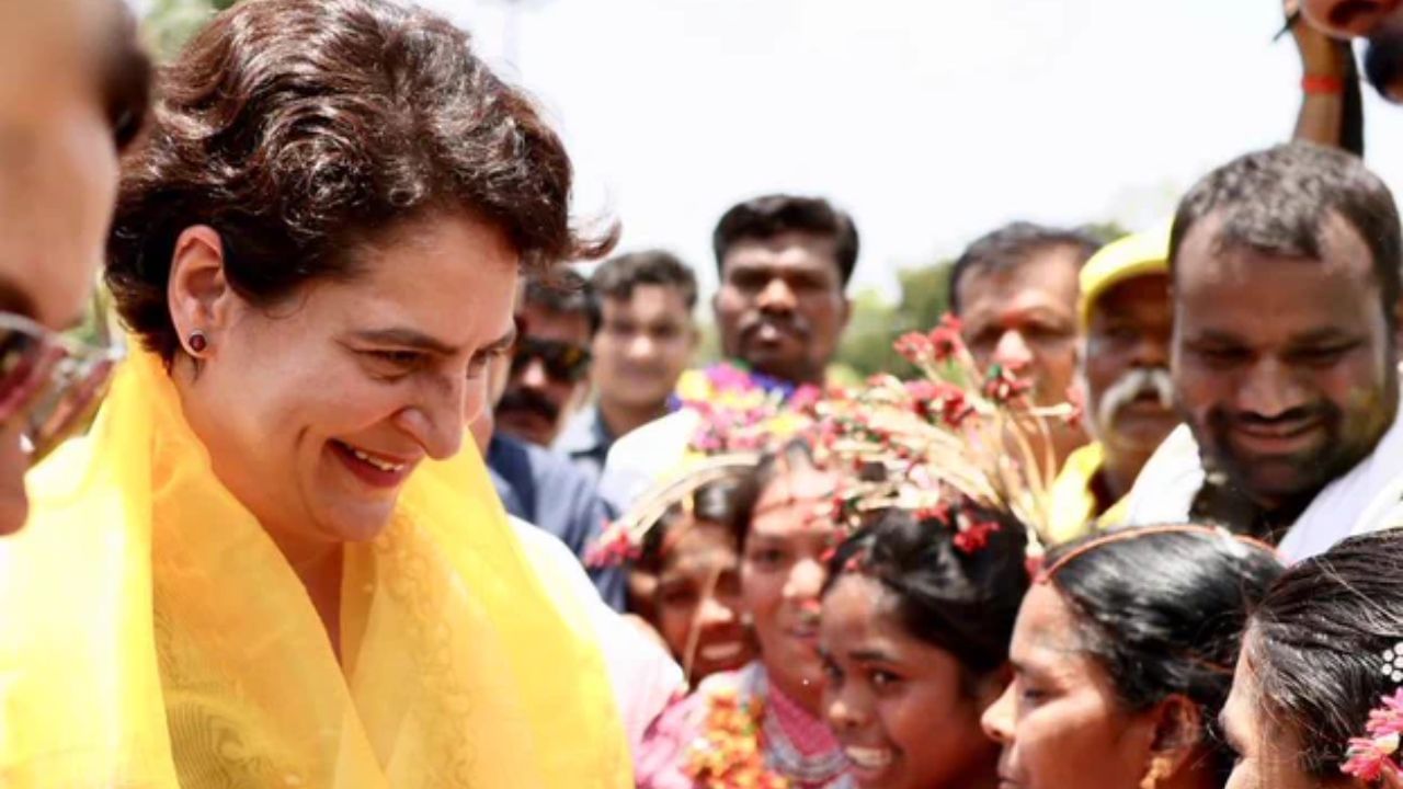 Priyanka Gandhi: সংসদে গান্ধী পরিবারের আরও এক মুখ? মোদীর বিরুদ্ধে প্রিয়ঙ্কাকে প্রার্থী করার জোরাল দাবি