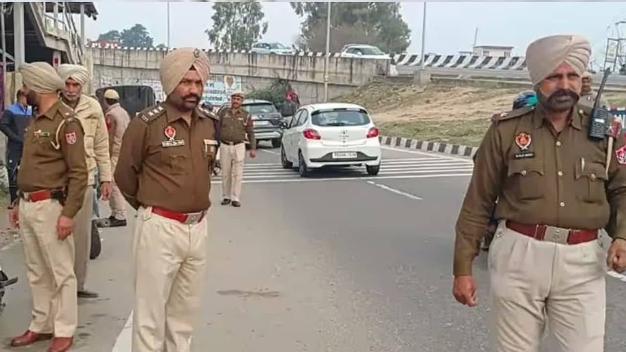 Accident: দুই টায়ারের মাঝে আটকে চিড়ে চ্যাপ্টা ট্রাক্টর চালক, ওভাবেই ৫০০ মিটার টেনে নিয়ে গেল ঘাতক ট্রাক...