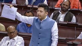 Raghav Chadha Suspended: সাংসদদের সই নকল করার অভিযোগ, রাজ্যসভা থেকে সাসপেন্ড রাঘব চাড্ডা Raghav Chadha Suspended: সাংসদদের সই নকল করার অভিযোগ, রাজ্যসভা থেকে সাসপেন্ড রাঘব চাড্ডা