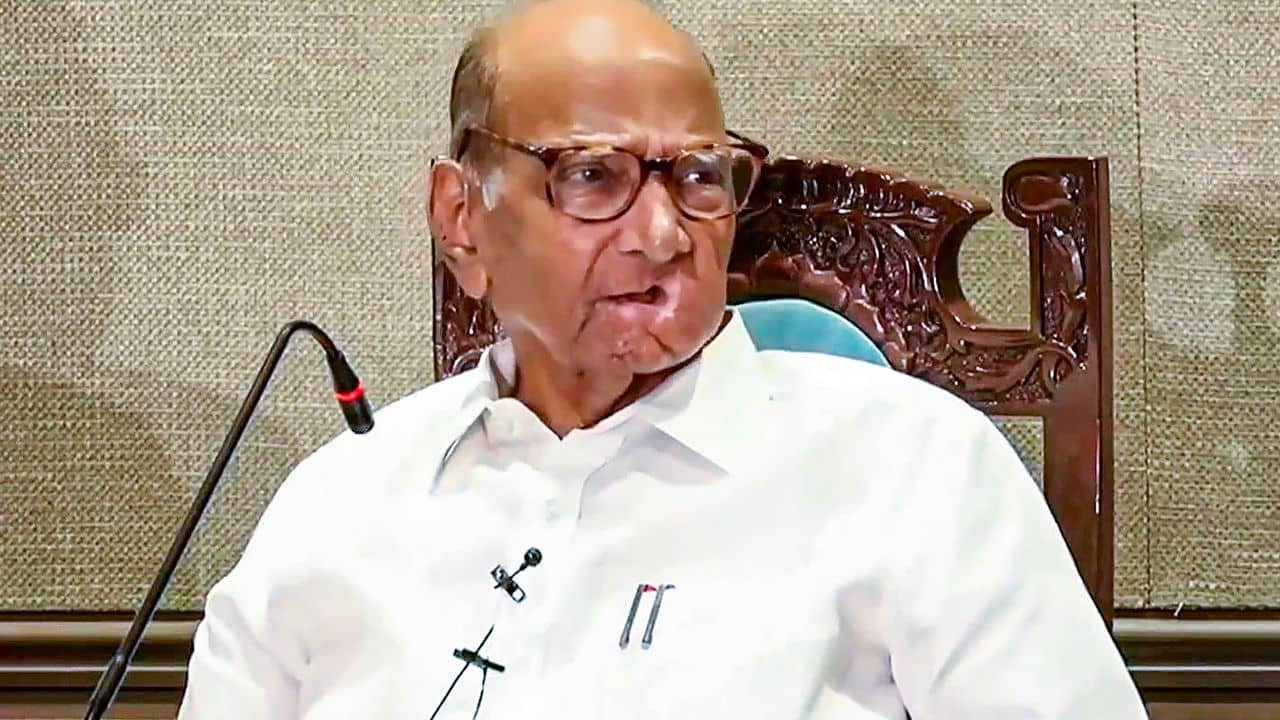 Sharad Pawar: ইডির তদন্ত থেকে বাঁচতে দলবদল, নাম না করেই ভাইপোকে খোঁচা শরদ পওয়ারের