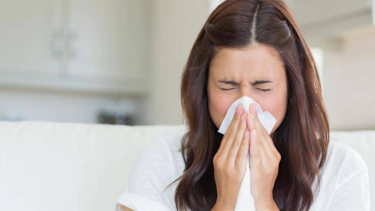 Astrology for Sneeze: একবার হাঁচি অশুভ, কিন্তু দুবার হাঁচলে শুভ! শকুন শাস্ত্র কী বলছে?
