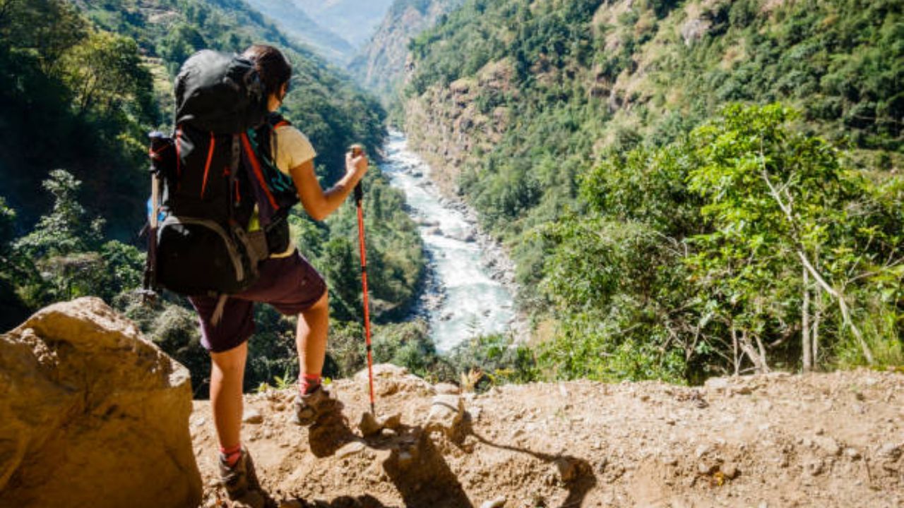 Trekking: এবার পুজোয় প্রথমবার ট্রেকে যাবেন? যে ৪ বিষয় অবশ্যই মাথায় রাখবেন