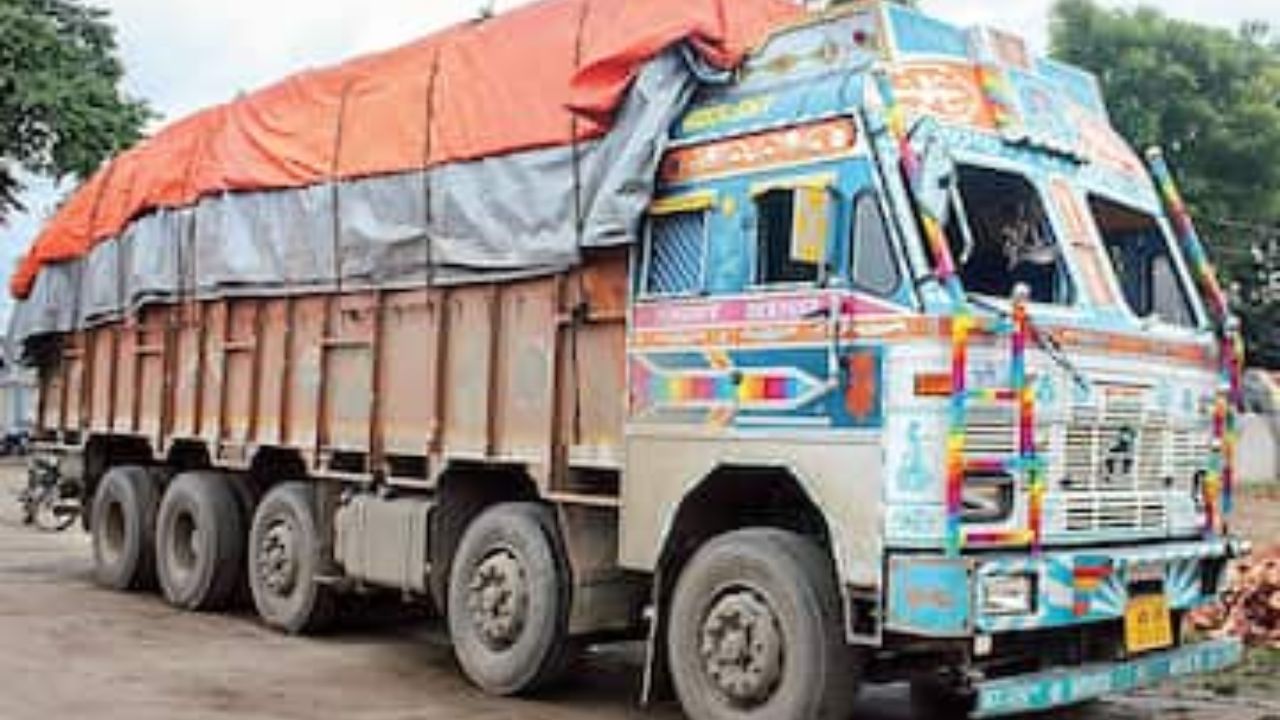 Vehicle: সকাল ৬টার পর শহরে আর ভারী পণ্যবাহী যান চলাচল নয়, নয়া নির্দেশিকা জারি কলকাতার নগরপালের