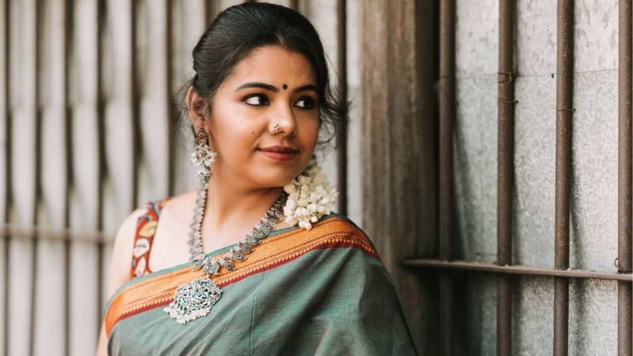 Astro Tips: কাদের জন্য রুপো সবচেয়ে শুভ? পরার আগে যে যে নিয়মগুলি না মানলেই নয় Astro Tips: কাদের জন্য রুপো সবচেয়ে শুভ? পরার আগে যে যে নিয়মগুলি না মানলেই নয়