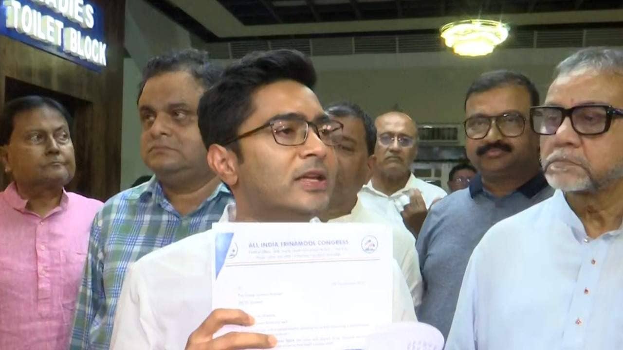 Abhishek Banerjee: ‘দুর্নীতি হলে ব্যবস্থা নিন, ট্রেন বাতিল করছেন কেন?’, ক্ষোভে ফুঁসছেন অভিষেক