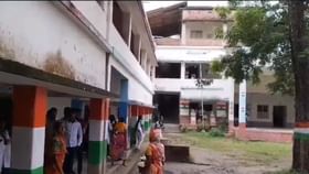 শিক্ষকের মারের চোটে সোজা হাসপাতালে নবম শ্রেণির পড়ুয়া শিক্ষকের মারের চোটে সোজা হাসপাতালে নবম শ্রেণির পড়ুয়া