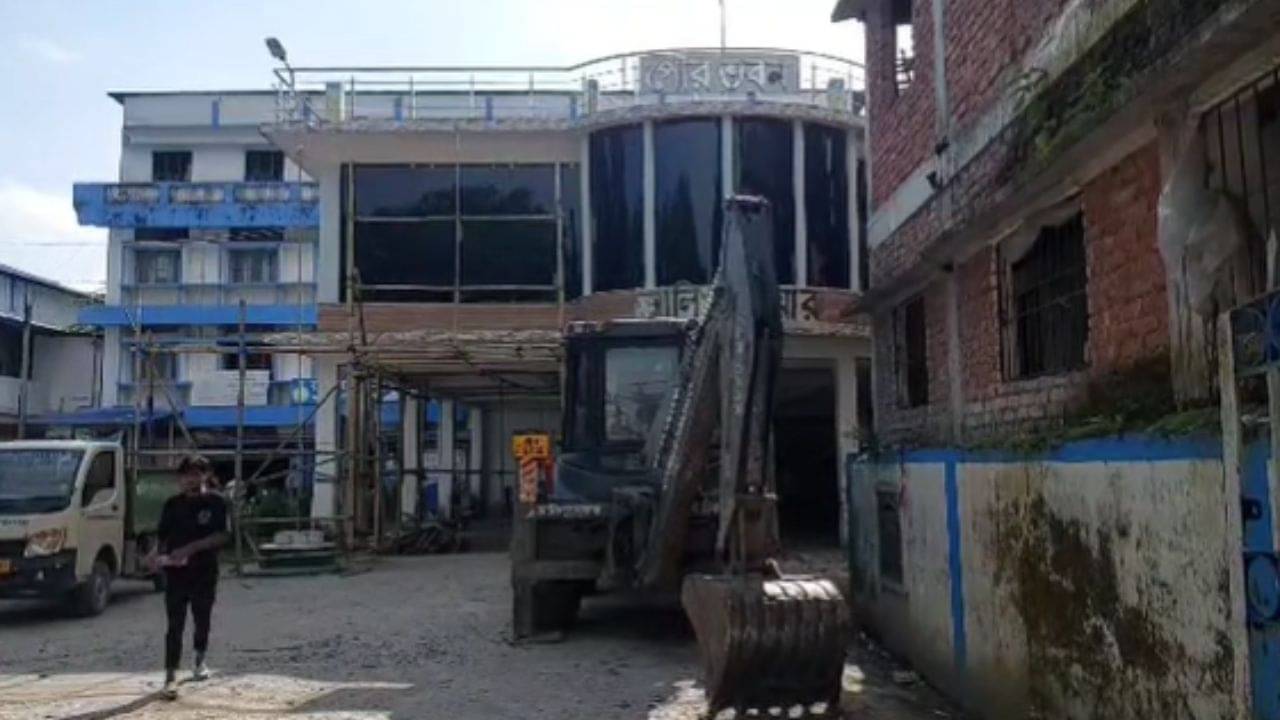 Alipurduar Fraud Case: কম্পিউটার শিখিয়ে ১৮ হাজার বেতনের চাকরি, অফিসের মেঝেতে কেবল বিছানা ! স্মার্ট ভ্যালুর স্মার্টগিরিতে ফাঁসছেন মহিলারা