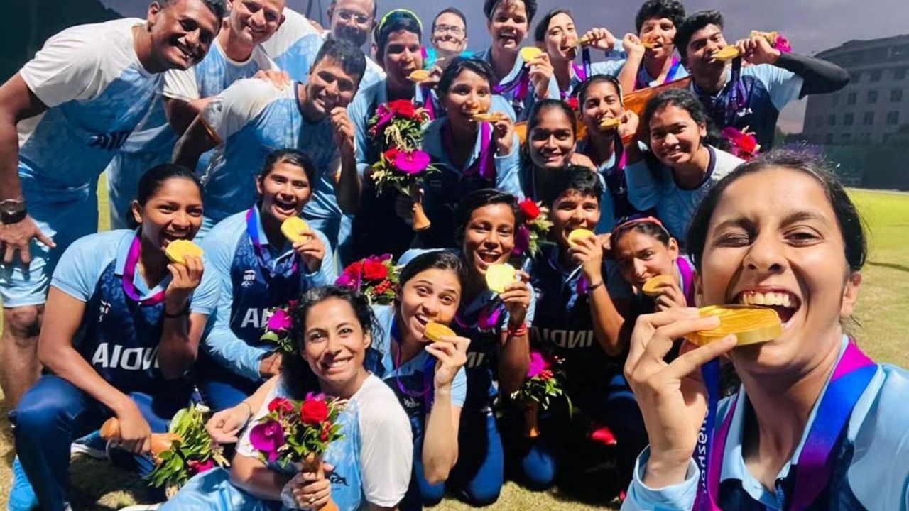 Jemimah Rodrigues: 'এ বার তোমাদের পালা', সোনা জিতে চ্যালেঞ্জ ছুড়ে দিলেন জেমাইমা Jemimah Rodrigues: 'এ বার তোমাদের পালা', সোনা জিতে চ্যালেঞ্জ ছুড়ে দিলেন জেমাইমা