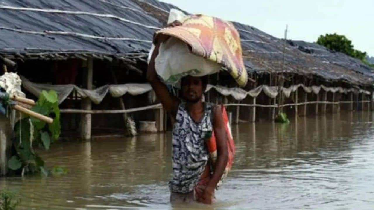 Assam Flood: অসমে বন্যায় প্লাবিত ১৩টি জেলা, মৃত ১৮