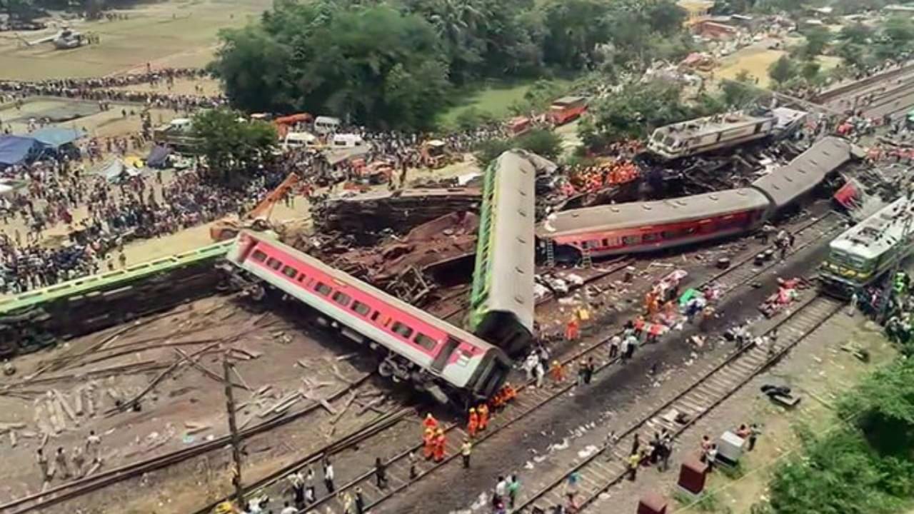 Balasore accident: বালেশ্বর ট্রেন দুর্ঘটনা মামলায় ৩ রেল আধিকারিকের বিরুদ্ধে চার্জশিট CBI-এর
