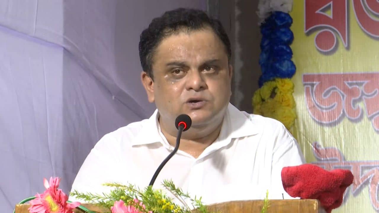 Bratya Basu: তৃণমূল জমানায় কী কী উন্নতি হয়েছে ডিরোজিও কলেজে, আলাদা তথ্যচিত্র বানানোর পরামর্শ ব্রাত্যর