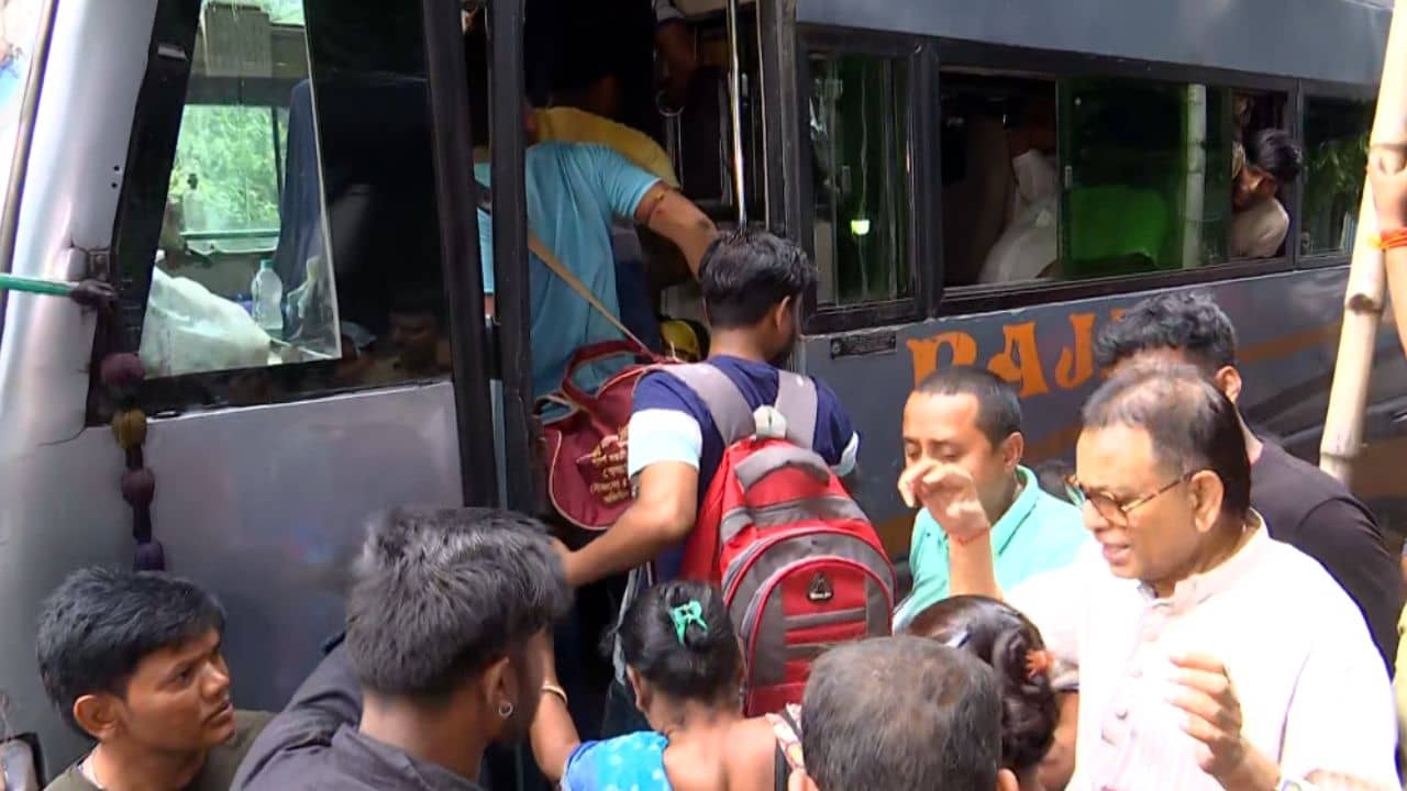 TMC Delhi Protest: রাজধানীর উদ্দেশে রওনা দিল ৫০টি বাস, শেষ মুহূর্তের প্রস্তুতি তৃণমূলের