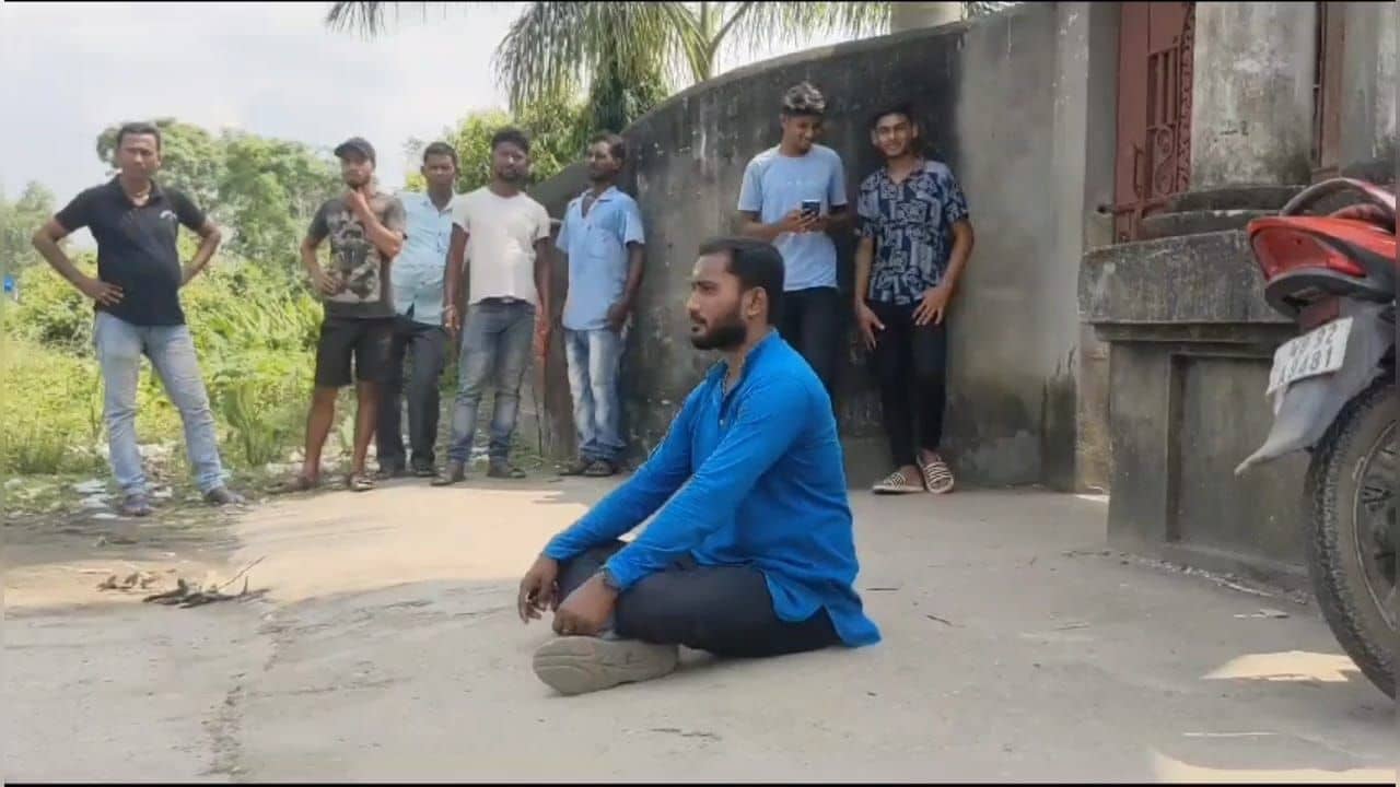 Chopra: ছাত্রী ধর্ষণে প্রতিবাদের মাসুল! স্কুলেই একঘরে চোপড়ার শিক্ষক