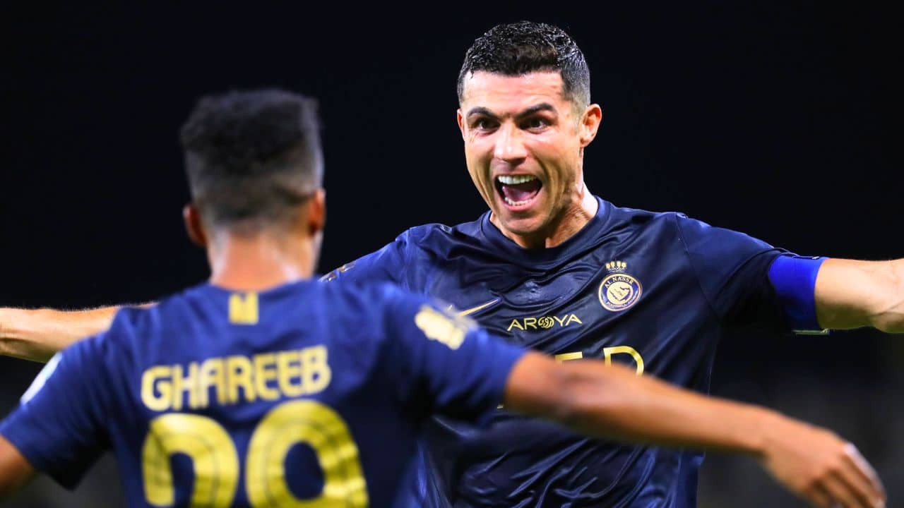 Cristiano Ronaldo : মেসিকে চাপে রেখে কেরিয়ারে ৮৫০ গোলের মাইলফলক ছুঁলেন রোনাল্ডো!