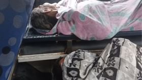 মা-কে বাঁচাতে গিয়ে বিদ্যুৎস্পৃষ্ট ছেলেও, একসঙ্গে মৃত্যু ২ জনের মা-কে বাঁচাতে গিয়ে বিদ্যুৎস্পৃষ্ট ছেলেও, একসঙ্গে মৃত্যু ২ জনের