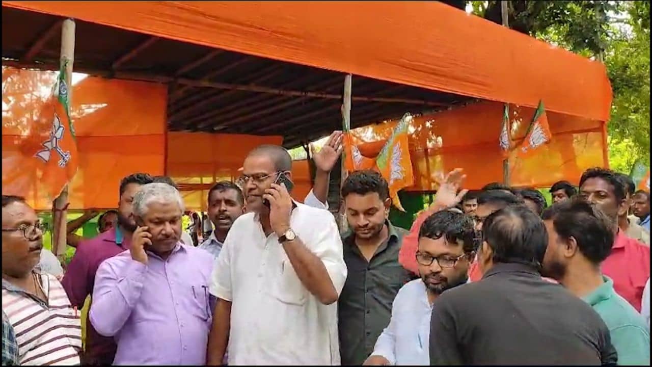 Dhupguri By Election Result: ধূপগুড়িতে প্রাথমিক ট্রেন্ডে জয়ের গন্ধ বিজেপি শিবিরে, ক্যাম্পের বাইরে ভাত-মাংসের এলাহি আয়োজন