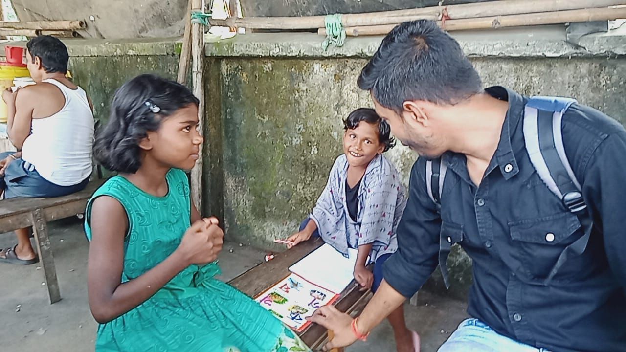 Dhupguri: ২ আষাঢ়! ছোট্ট রিয়ার 'বার্থ ডেটে'ই আটকে তার স্কুলের দরজা