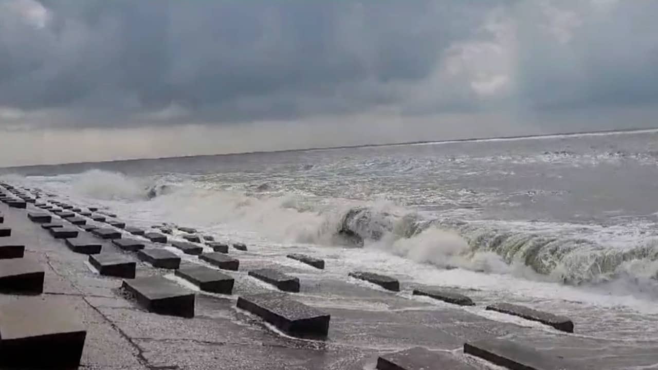Cyclone Hamoon: বাংলাদেশে চোখ রাঙাচ্ছে হামুন, দিঘায় একে-একে ফিরছেন মৎস্যজীবীরা