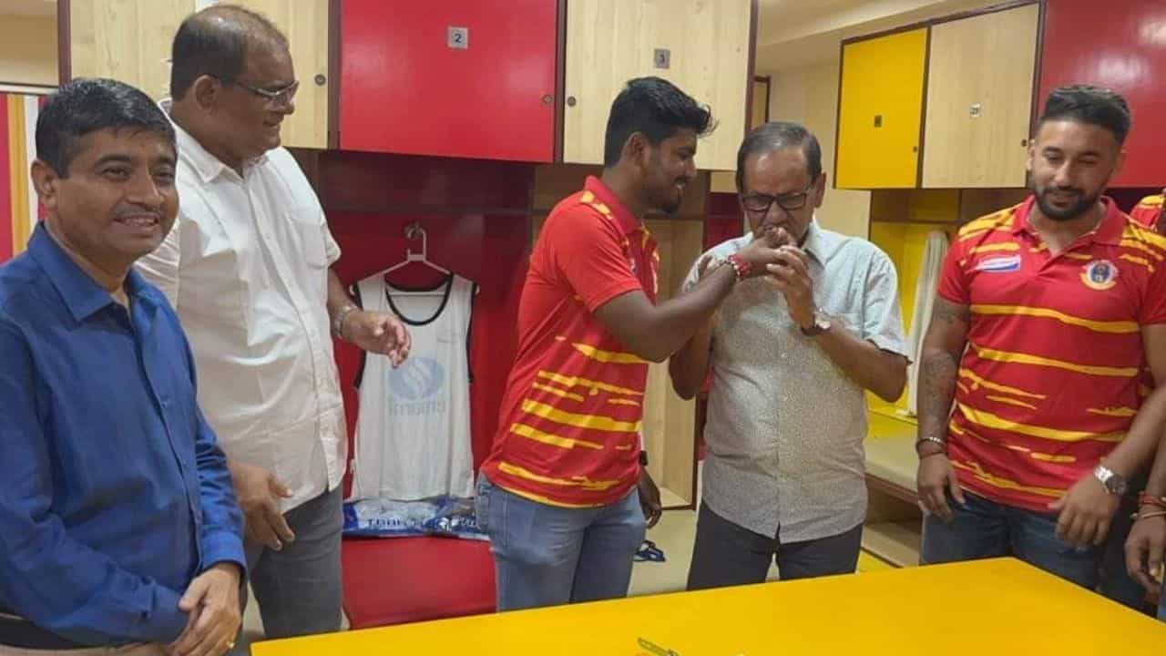 East Bengal: লিগ ট্রফি খরা কাটাতে ক্রিকেটেও শক্তিশালী দল গড়ল ইস্টবেঙ্গল East Bengal: লিগ ট্রফি খরা কাটাতে ক্রিকেটেও শক্তিশালী দল গড়ল ইস্টবেঙ্গল