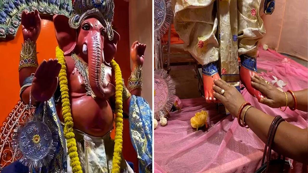 Ganesh Puja in Kolkata: পায়ে হাত দিলেই সিংহাসন ছেড়ে উঠে দাঁড়াচ্ছেন গণেশ, দু’হাত তুলে আর্শীবাদও করছেন, অবাক কাণ্ড কলকাতায়