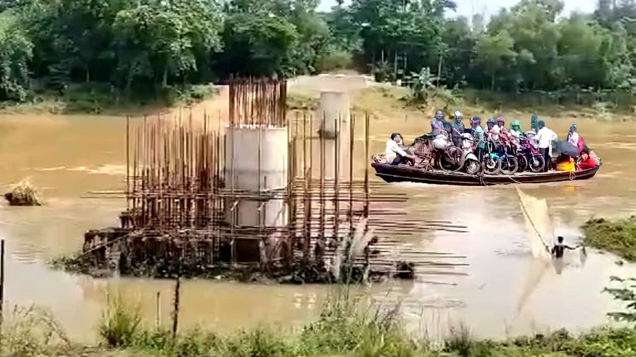 Ghatal Bridge Problem: প্রয়াত মন্ত্রীর উদ্বোধন করা সেতু এখন...