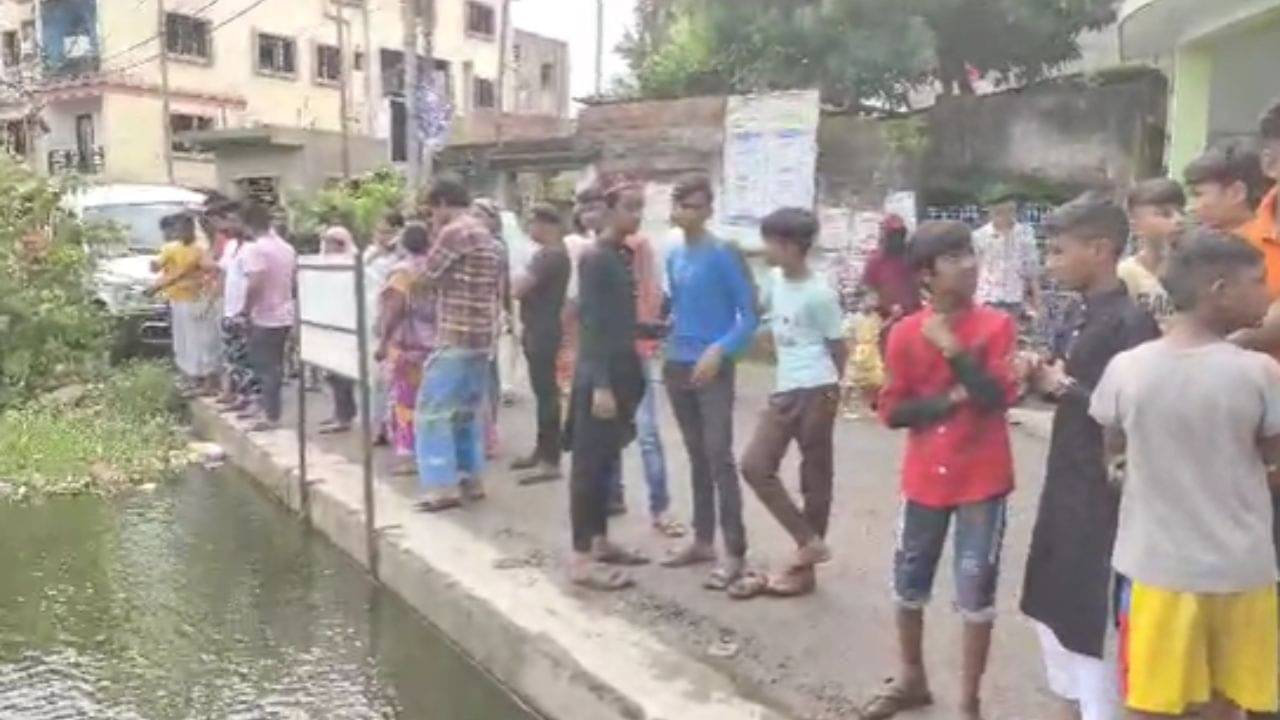 Drowned: খেলতে গিয়ে আর ফেরেনি, সকালে পুকুরে ভাসছিল দুই নাবালক