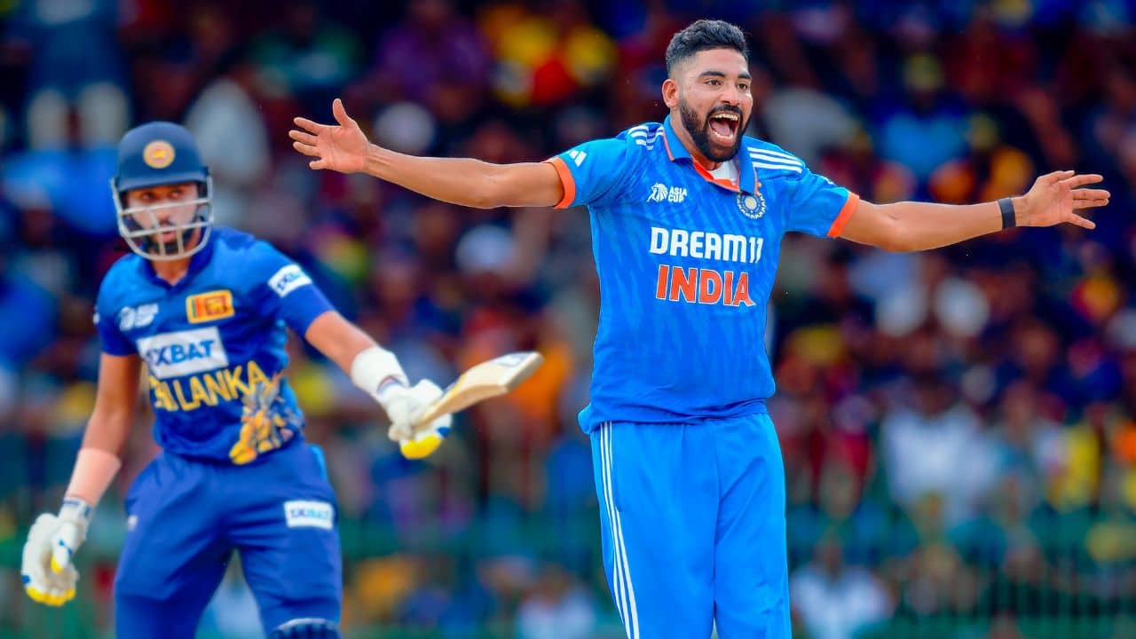 ASIA CUP, IND VS SL: সেরার পুরস্কার তুলে দিলেন মাঠকর্মীদের, সিরাজের চোখে ওঁরাই নায়ক