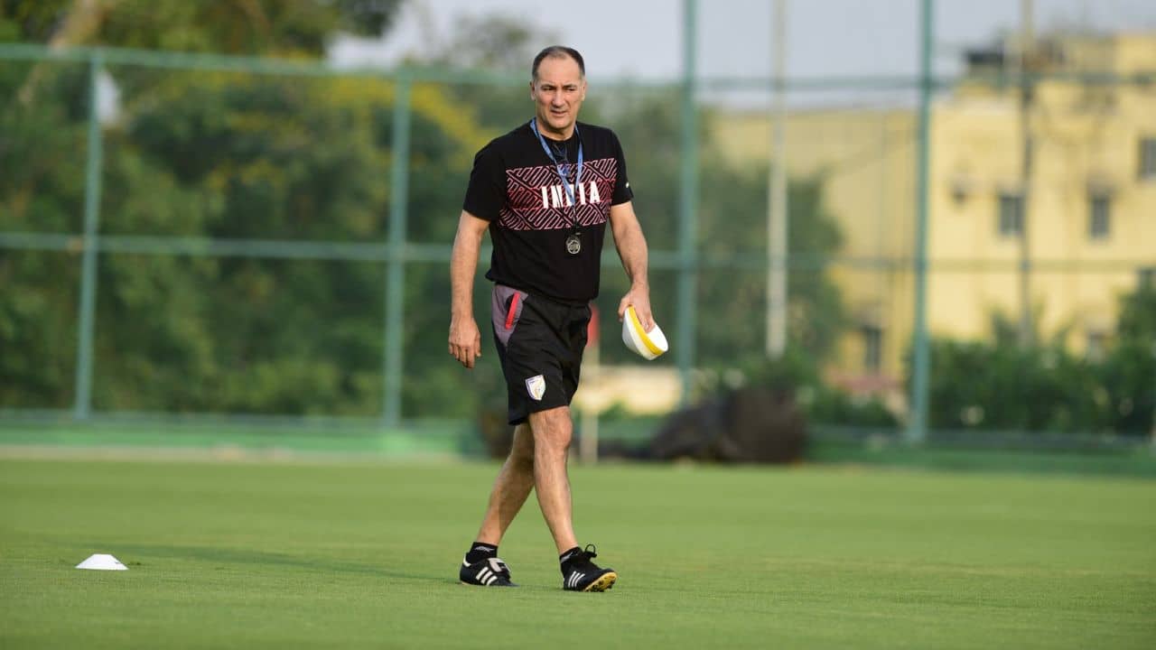 Igor Stimac: জ্যোতিষীর পরামর্শে বাছতেন টিম, স্টিমাচকে নিয়ে তীব্র বিতর্ক ভারতীয় ফুটবলে!