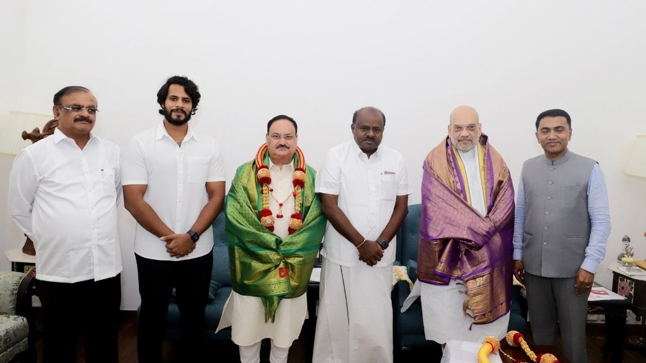 JDS-NDA Alliance: কংগ্রেসের সঙ্গে ঘর করা জেডিএস হাত ধরল মোদীর JDS-NDA Alliance: কংগ্রেসের সঙ্গে ঘর করা জেডিএস হাত ধরল মোদীর