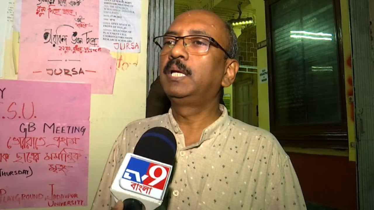 Jadavpur University: আমাকে কাজই করতে দিচ্ছে না..., কেন বললেন যাদবপুরের VC