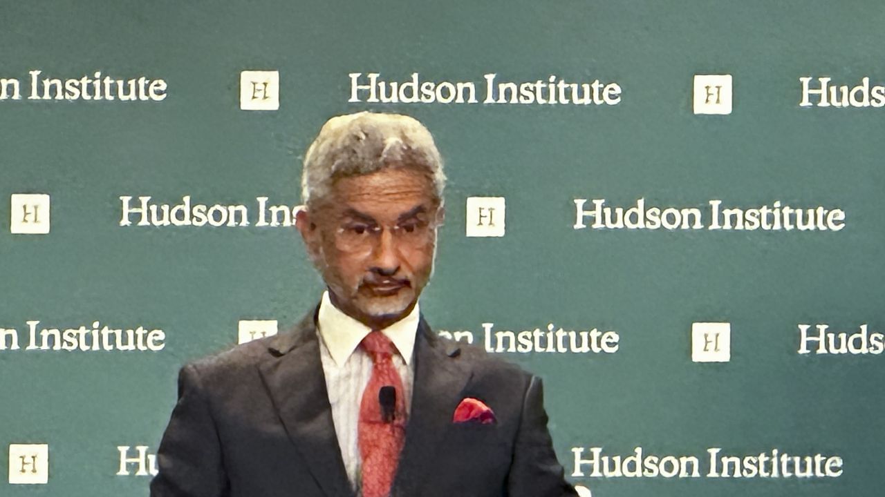 S Jaishankar on Pakistan: পাকিস্তানের অর্থনীতির এমন 'বেহাল' অবস্থা কেন? বোঝালেন জয়শঙ্কর