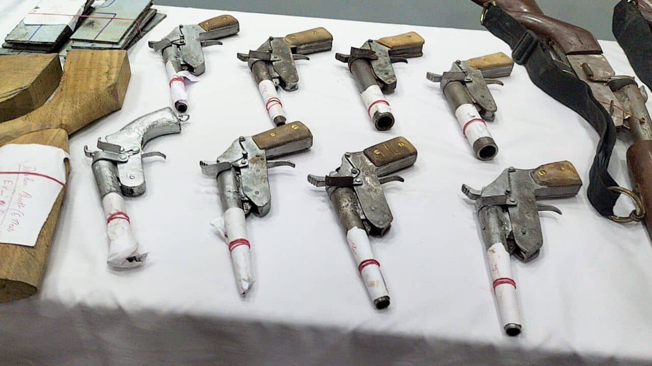 Joynagar Arms Factory: লিভিং রুমে তৈরি হত অস্ত্র, লুকানো থাকত পুকুরে! ১ বছরের চেষ্টায় জয়নগরে মিলল অস্ত্র কারখানার হদিশ