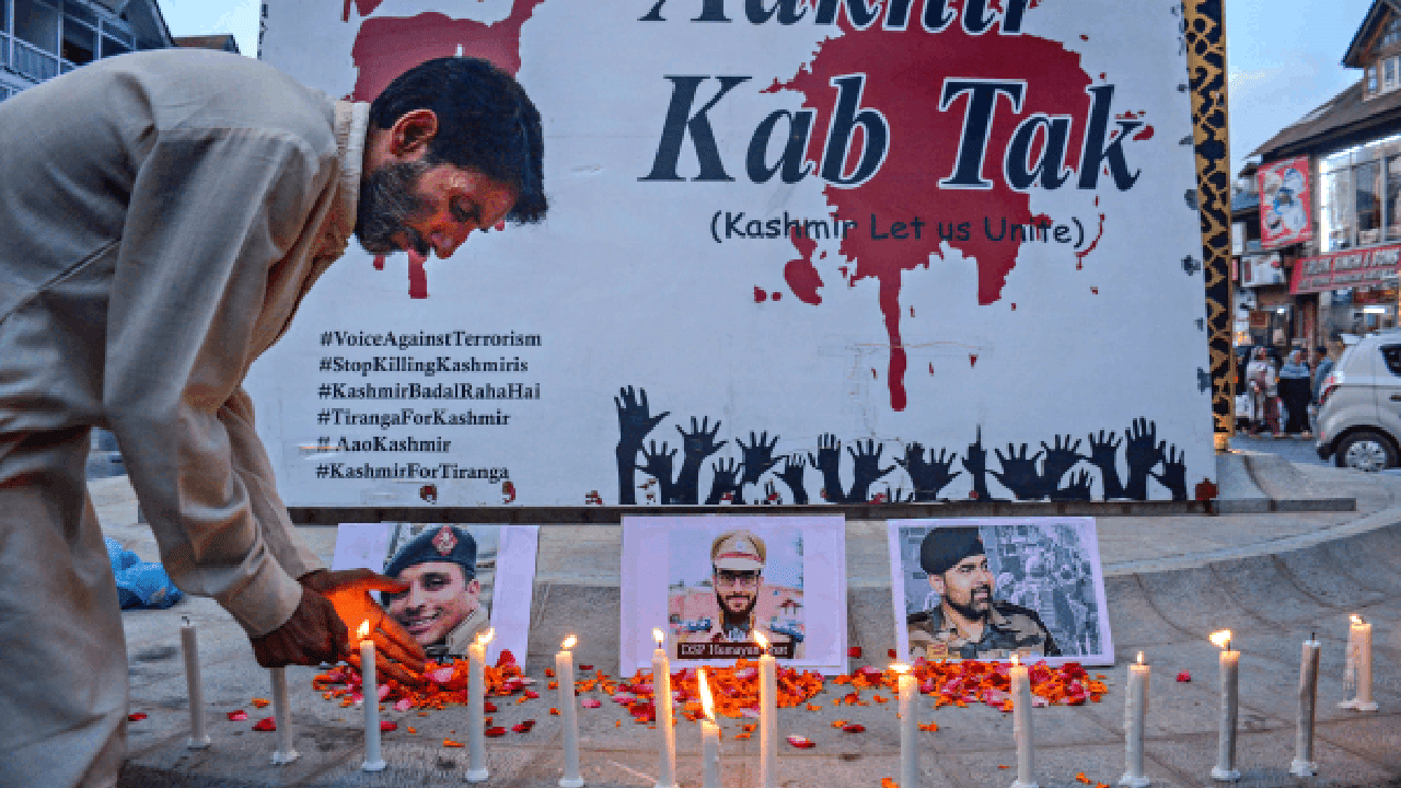 Anantnag gunfight: শহিদ আরও এক সেনাকর্মী, ৪৮ ঘণ্টা পরও অনন্তনাগে চলছে অভিযান