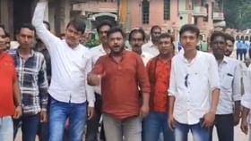 TMC inner clash: 'যারা বিজেপি করতেন, তারাই পদ পেলেন', দলের বিধায়কের বিরুদ্ধে স্লোগান তুলল তৃণমূলকর্মীরাই TMC inner clash: 'যারা বিজেপি করতেন, তারাই পদ পেলেন', দলের বিধায়কের বিরুদ্ধে স্লোগান তুলল তৃণমূলকর্মীরাই