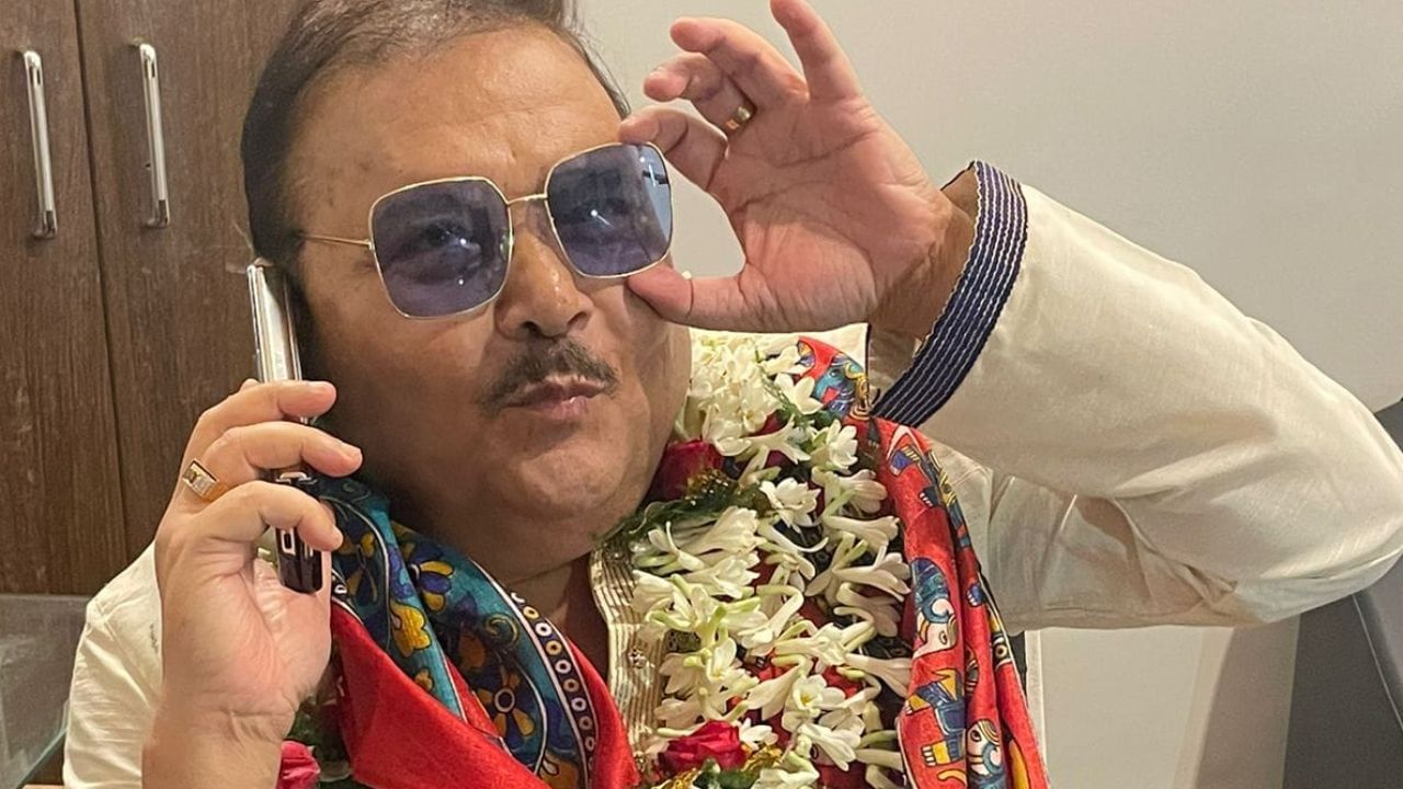 Madan Mitra: দুর্গা পুজোর থিম মদন মিত্র, বিধায়কের জুতো-সানগ্লাসে সাজবে মণ্ডপ