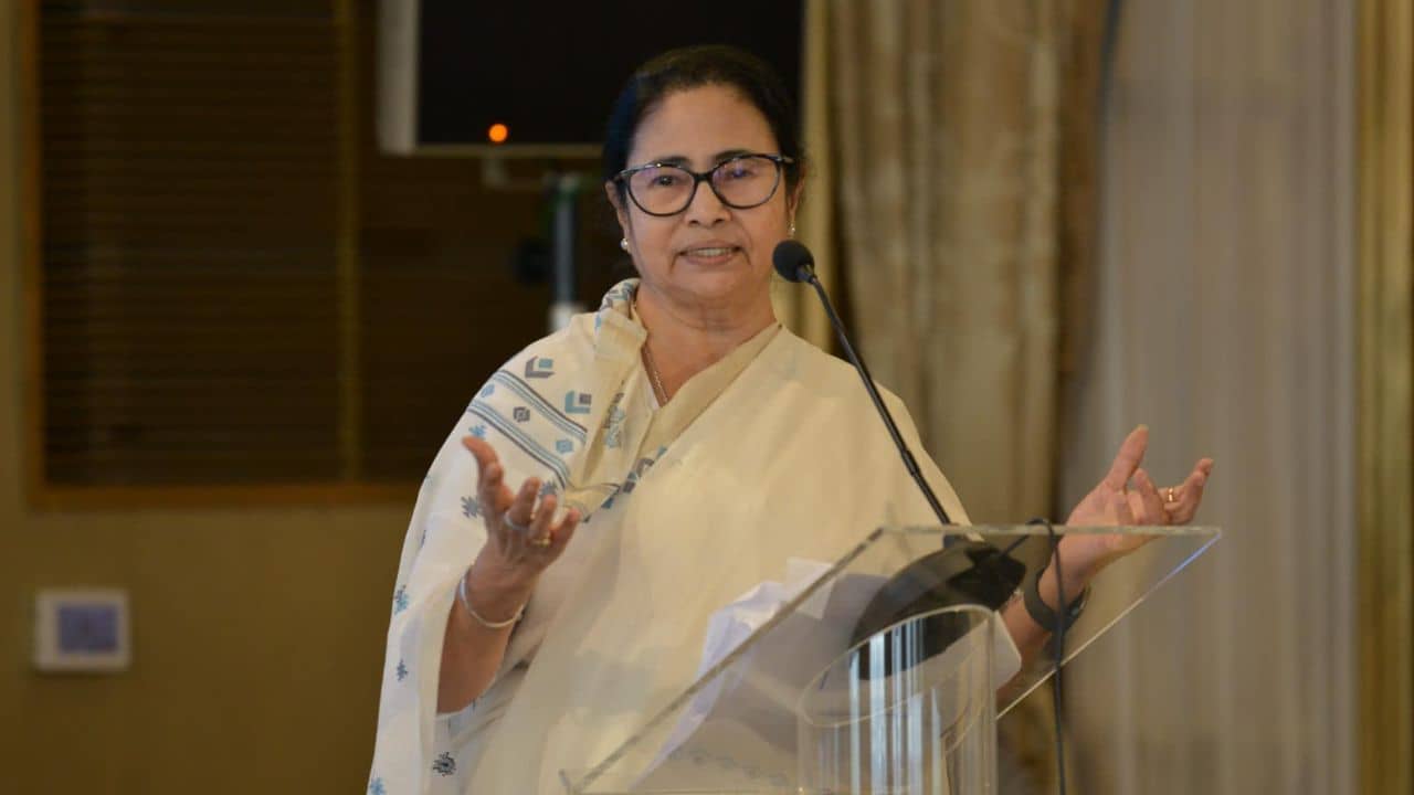 Mamata Banerjee Spain Visit: বাঙালি শিখবে স্প্যানিশ, মুখ্যমন্ত্রীর বিদেশ সফরের পর বড় ঘোষণা