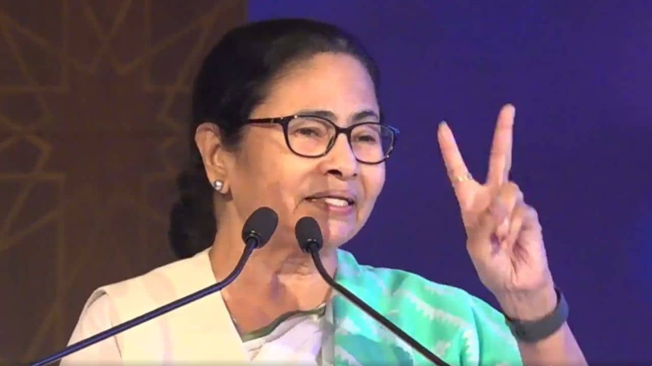 Mamata in Dubai: শিল্প ও কৃষি দুই বোন, উভয়ের মুখেই যেন হাসি থাকে, দুবাইয়ে বাণিজ্য সম্মেলনে বললেন মমতা