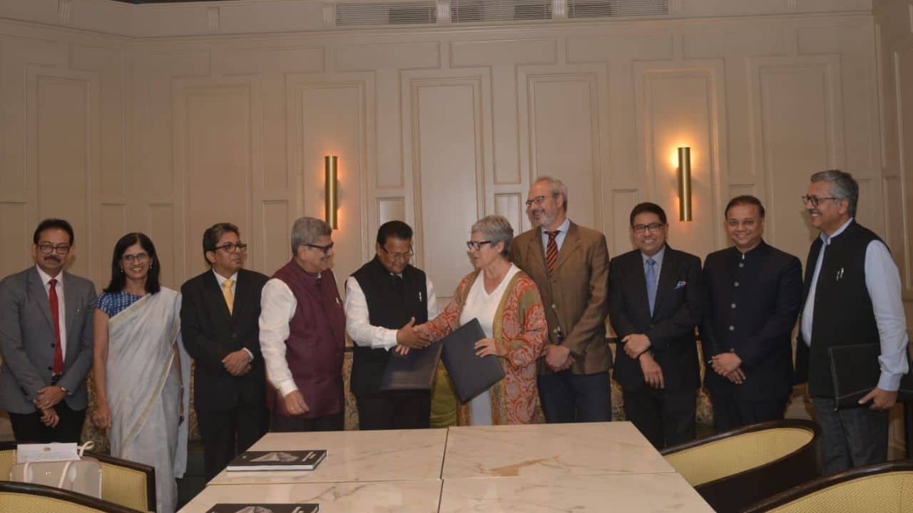 Mamata in Spain: মাদ্রিদ বইমেলায় আরও গুরুত্ব পাবে বাংলার সাহিত্য, মমতার স্পেন সফরে মৌ-চুক্তিতে সই