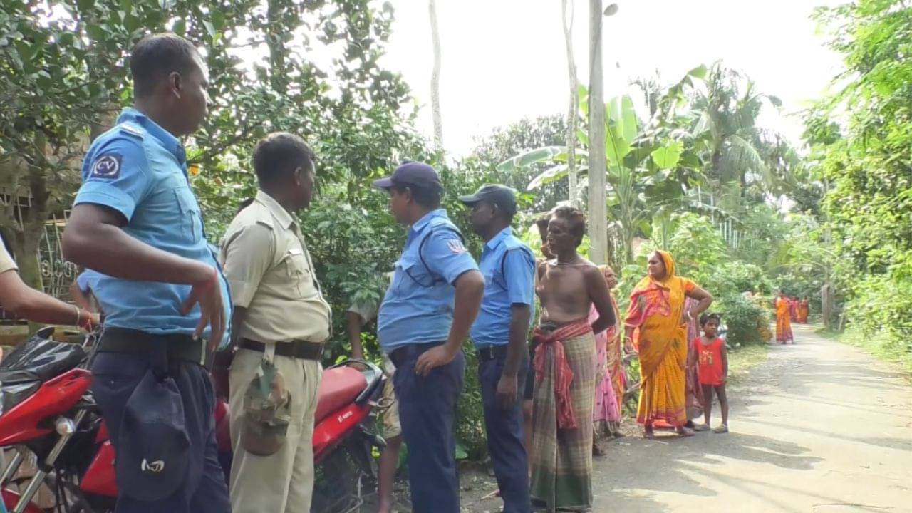 Nadia Murder: ঘরে পড়ে মহিলার গলা কাটা দেহ, পাশে নিথর সন্তান, গ্রেফতার স্বামী