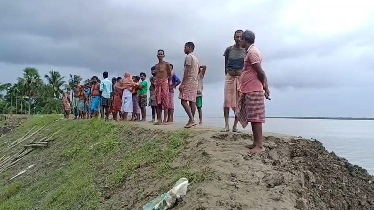 Namkhana River Erosion: লক্ষ টাকার বাঁধ ভাঙল নিমেষে!