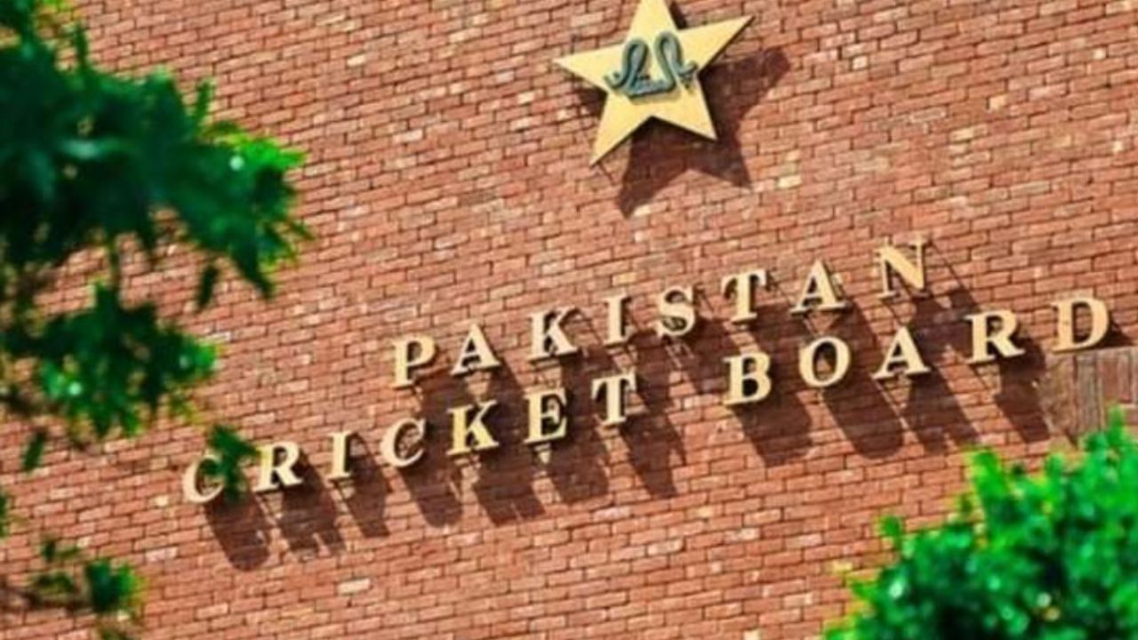 Pakistan Cricket Controversy: কলম্বোর কুখ্যাত ক্যাশিনোতে পাক টিমের ঘনিষ্ঠ দুই কর্তা, করা হল শো-কজ, বিতর্ক চরমে Pakistan Cricket Controversy: কলম্বোর কুখ্যাত ক্যাশিনোতে পাক টিমের ঘনিষ্ঠ দুই কর্তা, করা হল শো-কজ, বিতর্ক চরমে