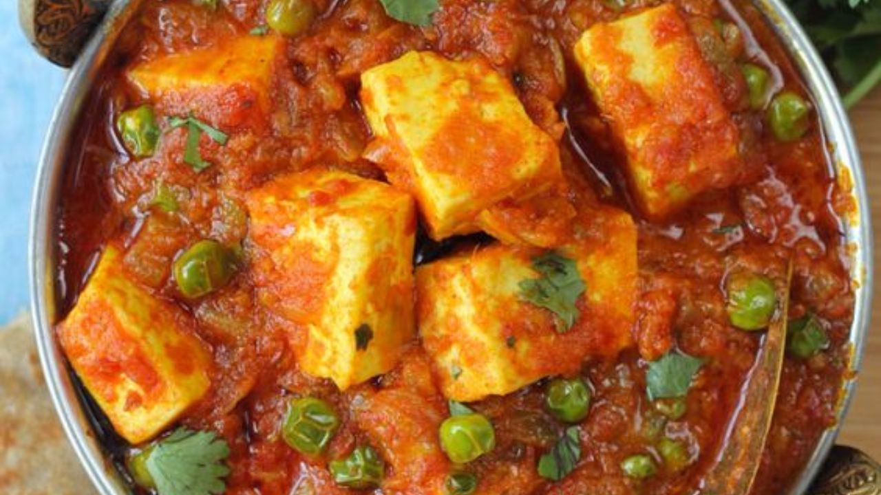 Paneer Recipe: বাড়িতে বিশেষ অনুষ্ঠান? অনলাইন খাবার অর্ডার না করে বানিয়ে নিন মখমলি পনির,  চেটেপুটে খাবে সক্কলে