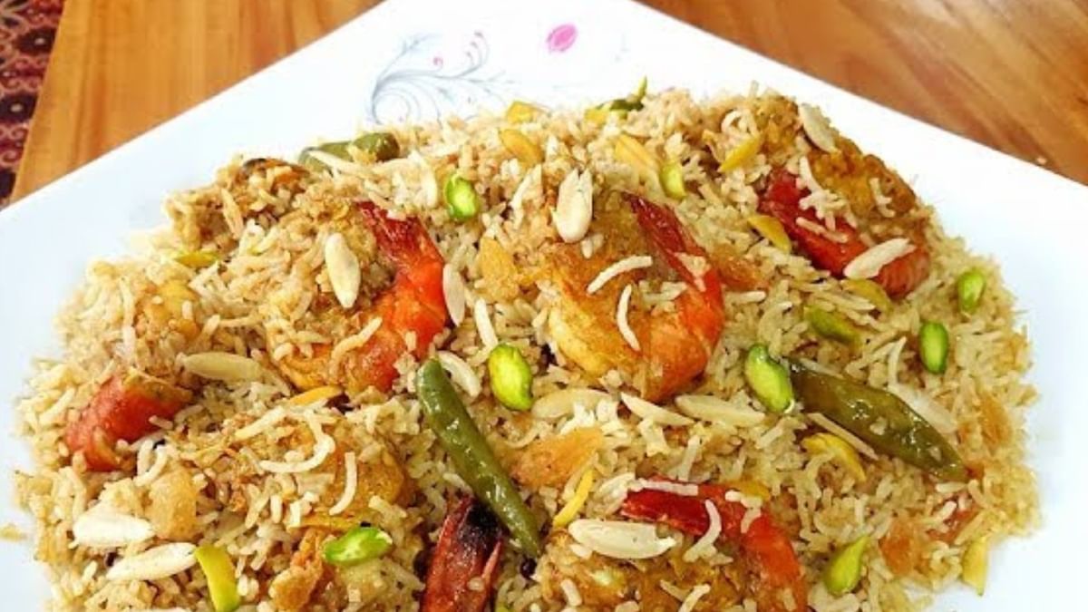Gandharaj Prawn Pulao Recipe: গন্ধরাজ চিংড়ি পোলাও
